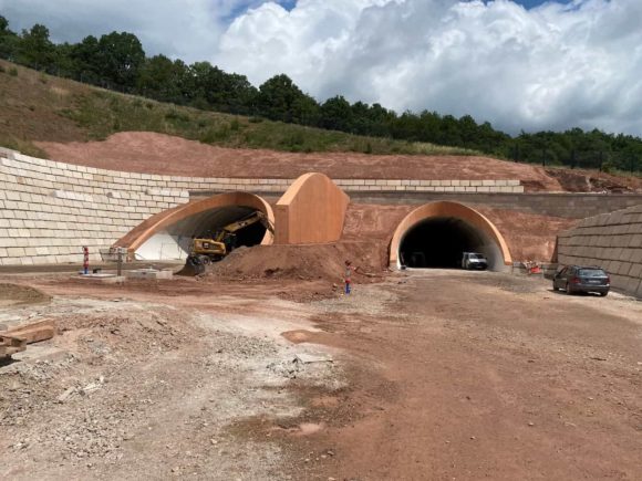 Neubau des 590m langen Tunnels Trimberg
